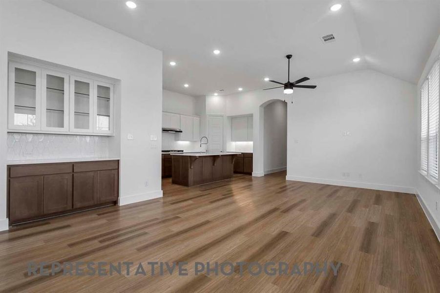 Spacious, unfurnished interior of a new home in Sandbrock Ranch, Aubrey (Image 15). Spacious, unfurnished interior of a new home in Sandbrock Ranch, Aubrey (Image 15).