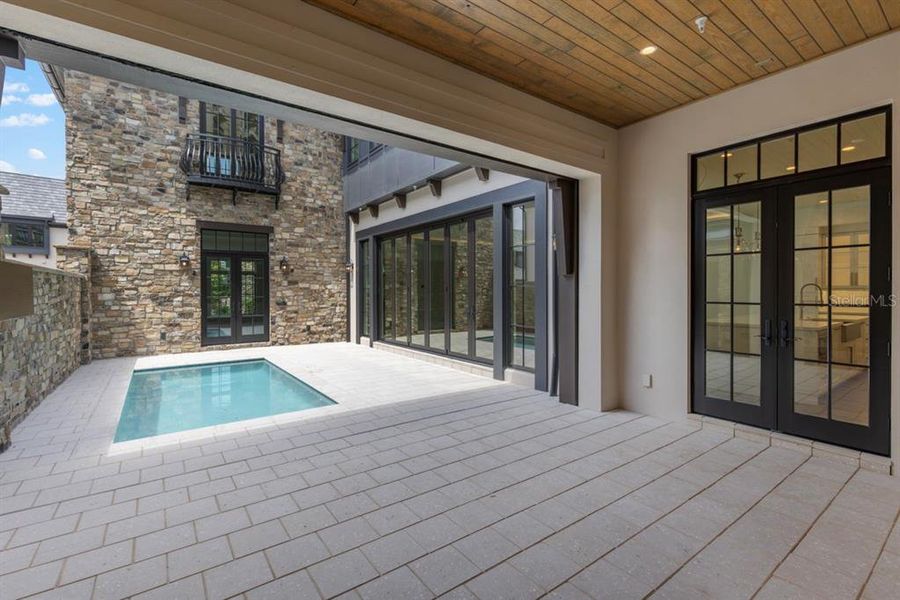 Exterior details and patio area of a home in , Orlando (Image 35).