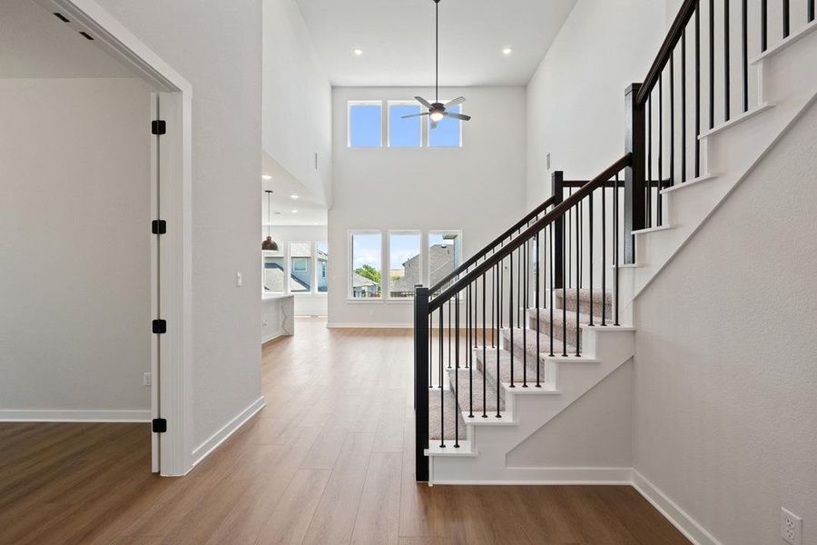 Spacious, unfurnished interior of a new home in Lariat, Liberty Hill (Image 36).
