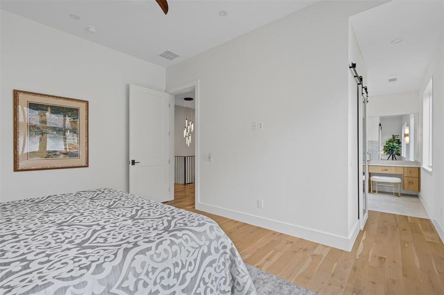 Furnished interior view inside a new home in , Dallas (Image 31). Furnished interior view inside a new home in , Dallas (Image 31).