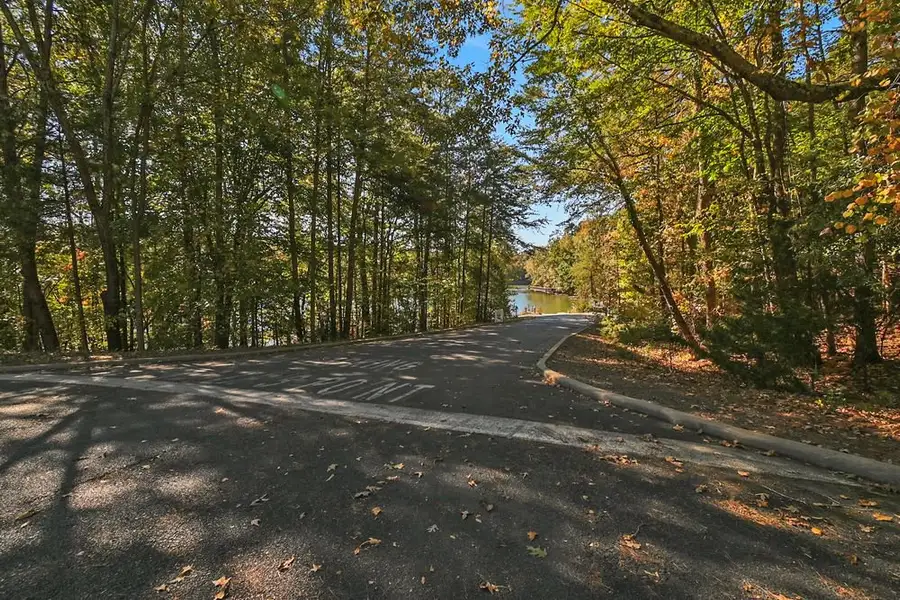 Natural landscape and outdoor views near The Coves on Lake Wylie in Charlotte (Image 31). Natural landscape and outdoor views near The Coves on Lake Wylie in Charlotte (Image 31).