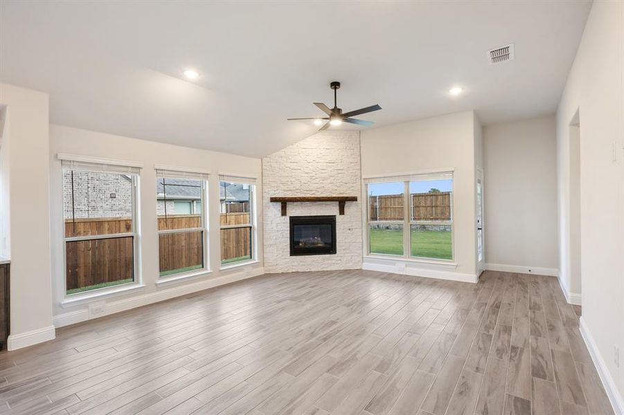 Spacious, unfurnished interior of a new home in Sonoma Verde, McLendon-Chisholm (Image 27).