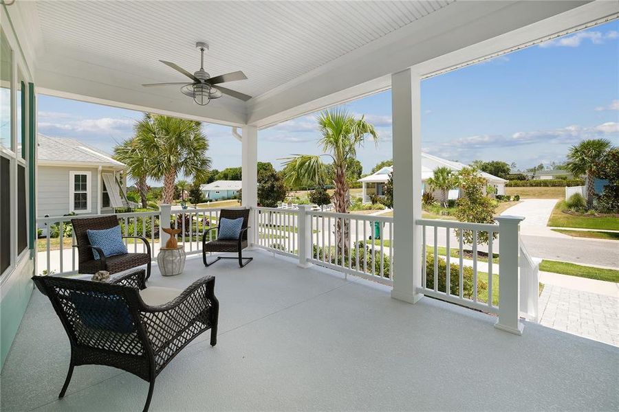 Exterior details and patio area of a home in , Lady Lake (Image 26).