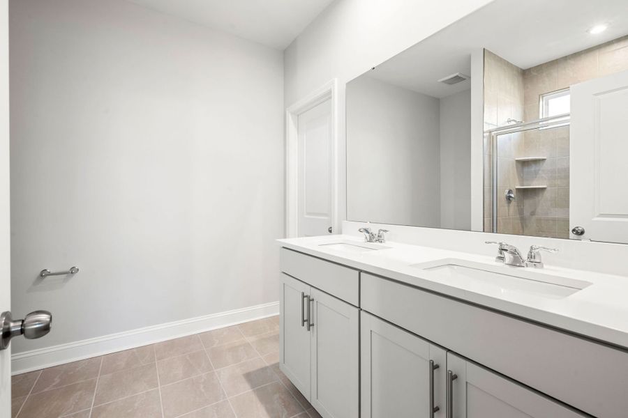 Furnished interior view inside a new home in Salem Bay, Beaufort (Image 9).