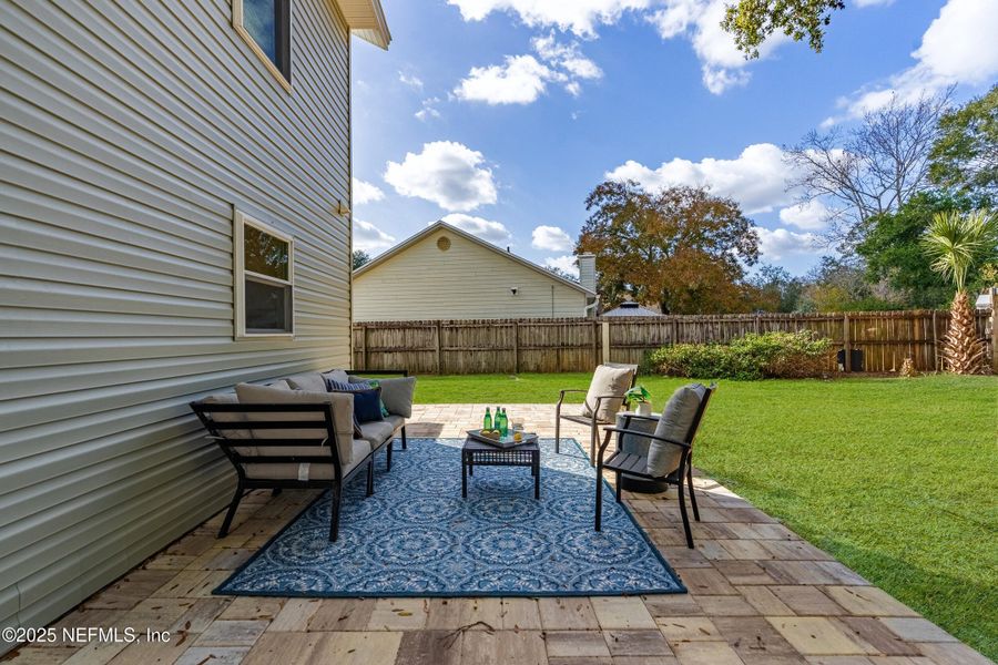 Exterior details and patio area of a home in , Jacksonville (Image 33).
