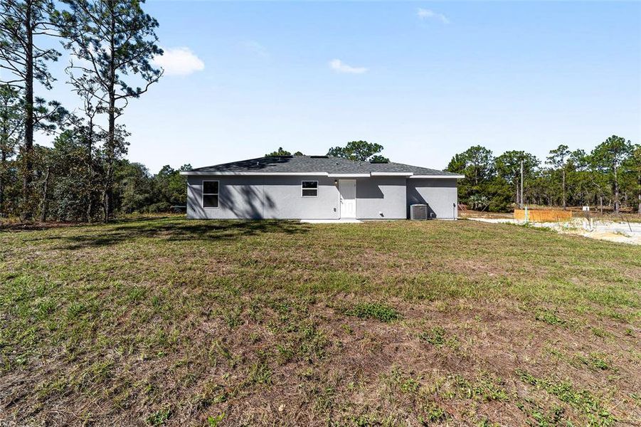 Exterior details and patio area of a home in , Dunnellon (Image 4). Exterior details and patio area of a home in , Dunnellon (Image 4).