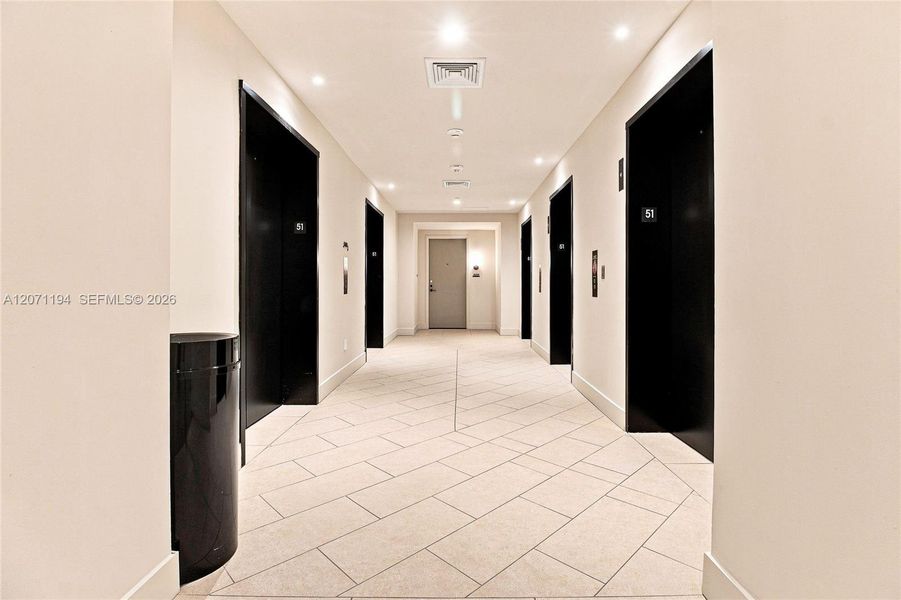 Spacious, unfurnished interior of a new home in , Miami (Image 24).