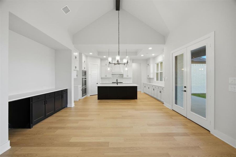 Spacious, unfurnished interior of a new home in Waterfall Ranch - 1 Acre Lots, Waxahachie (Image 22). Spacious, unfurnished interior of a new home in Waterfall Ranch - 1 Acre Lots, Waxahachie (Image 22).