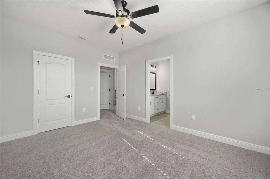 Spacious, unfurnished interior of a new home in , Kissimmee (Image 32).