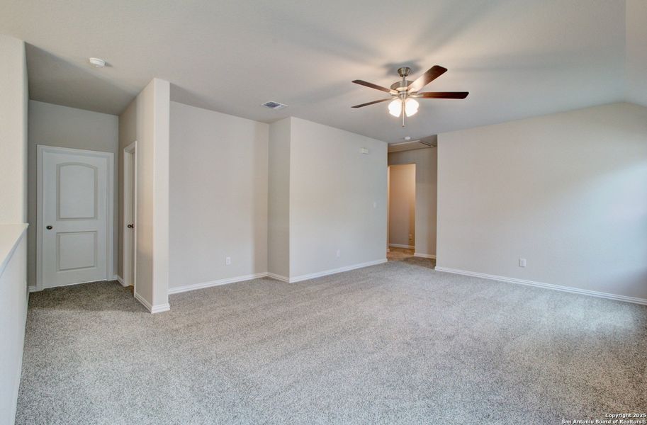 Spacious, unfurnished interior of a new home in Clear Creek, New Braunfels (Image 27). Spacious, unfurnished interior of a new home in Clear Creek, New Braunfels (Image 27).
