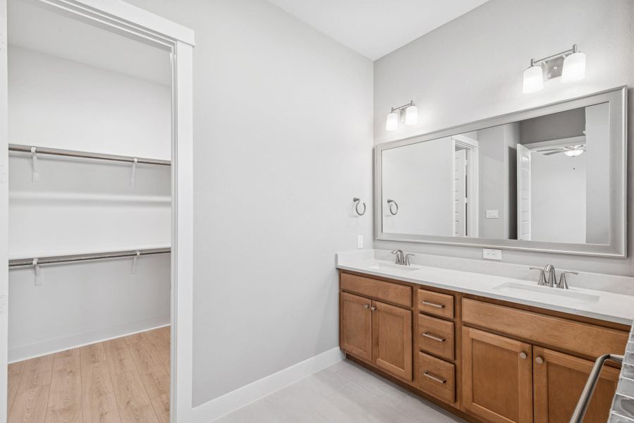 Furnished interior view inside a new home in Retreat at Oak Park, Houston (Image 4). Furnished interior view inside a new home in Retreat at Oak Park, Houston (Image 4).