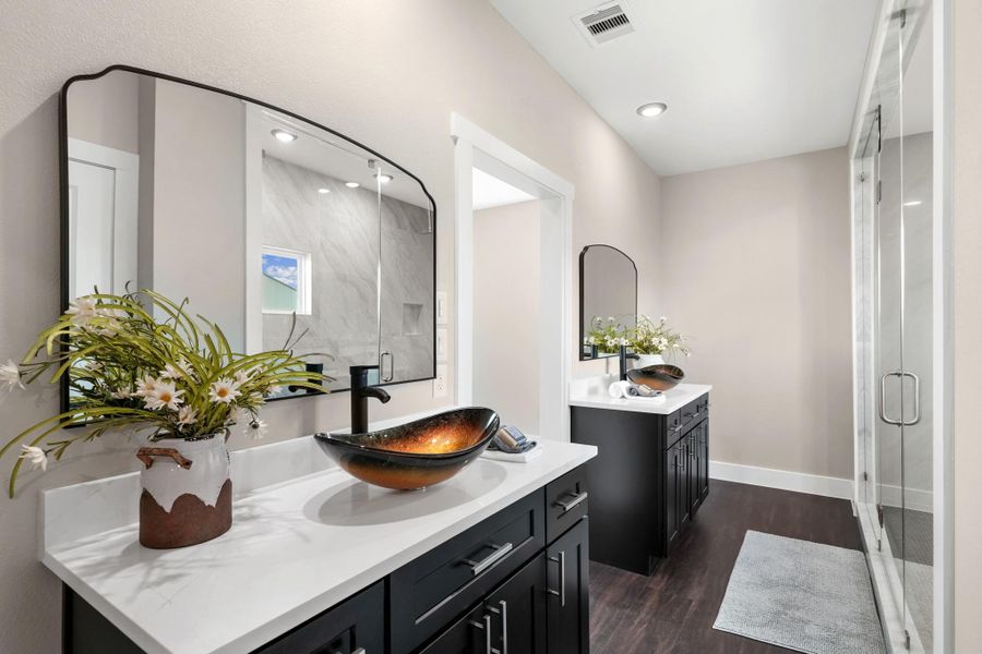 Furnished interior view inside a new home in , Angleton (Image 8).