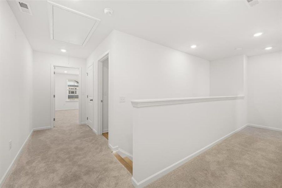 Spacious, unfurnished interior of a new home in , Bethlehem (Image 13).