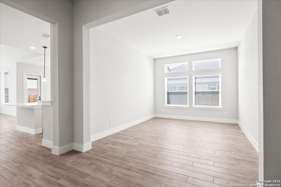 Spacious, unfurnished interior of a new home in Village at Three Oaks, Seguin (Image 11). Spacious, unfurnished interior of a new home in Village at Three Oaks, Seguin (Image 11).