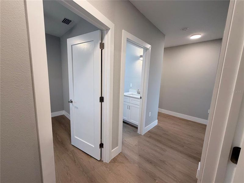 Spacious, unfurnished interior of a new home in , Spring Hill (Image 20).