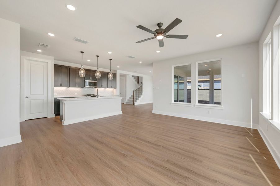 Spacious, unfurnished interior of a new home in Landmark, Denton (Image 10).