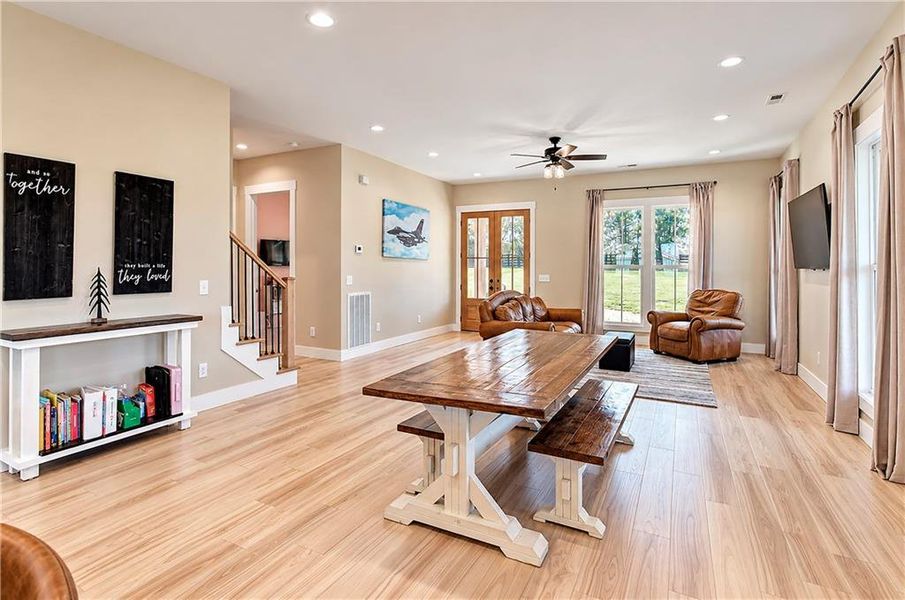 Furnished interior view inside a new home in , Calhoun (Image 39).
