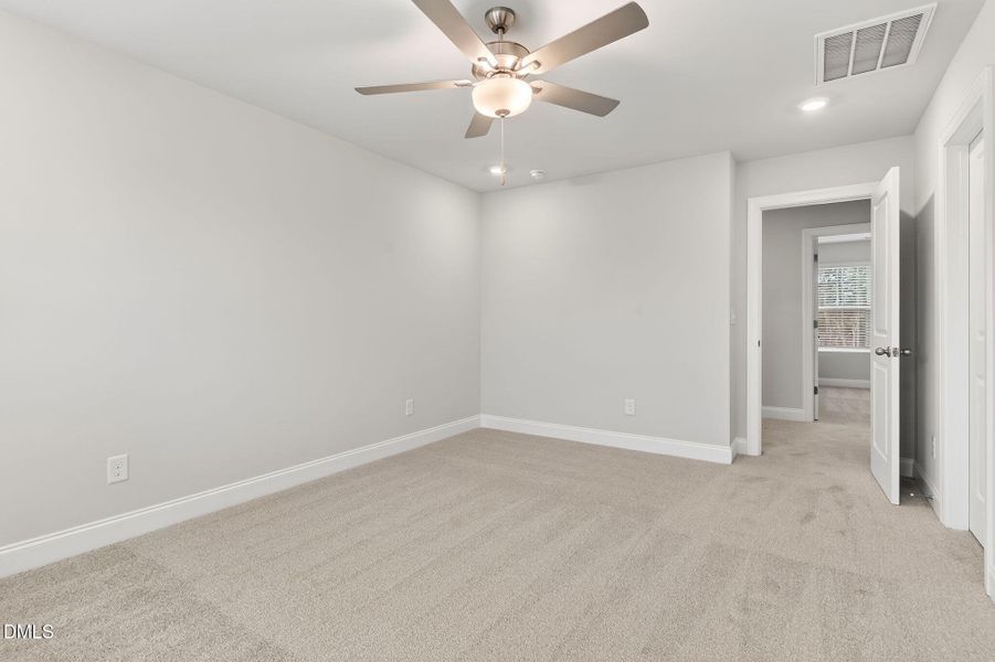 Ral_Knightdale_418 (21) Ral_Knightdale_418 (21)