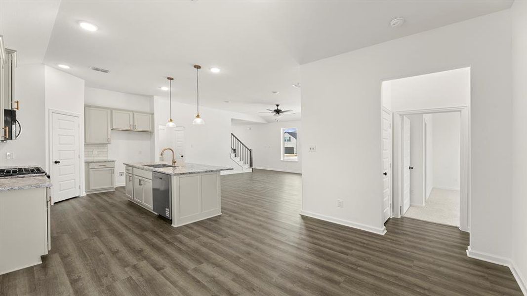 11. 2144 Sunnymede - Dining (2)