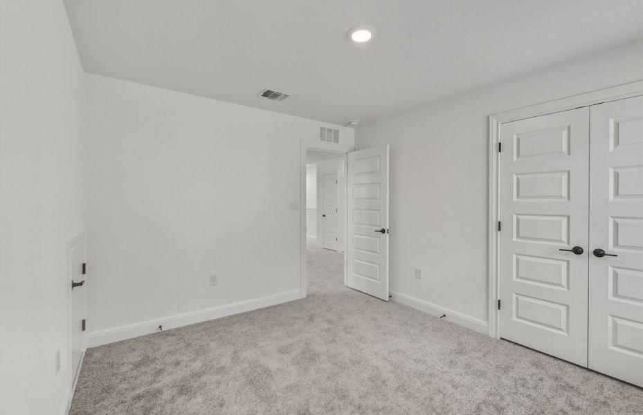 Spacious, unfurnished interior of a new home in Lagos, Manor (Image 40).