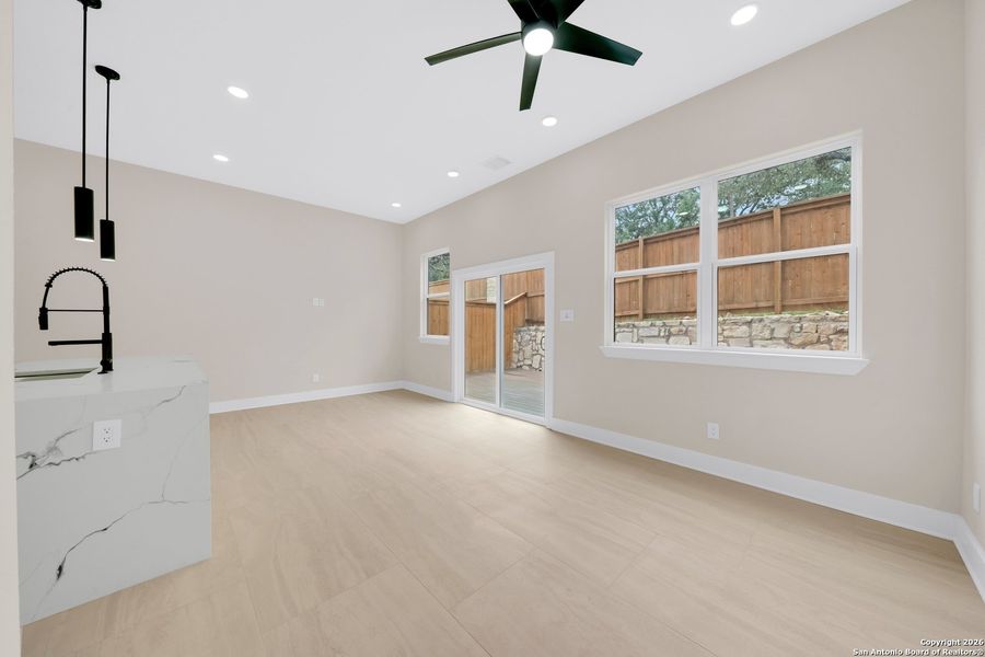 Spacious, unfurnished interior of a new home in , San Antonio (Image 18).