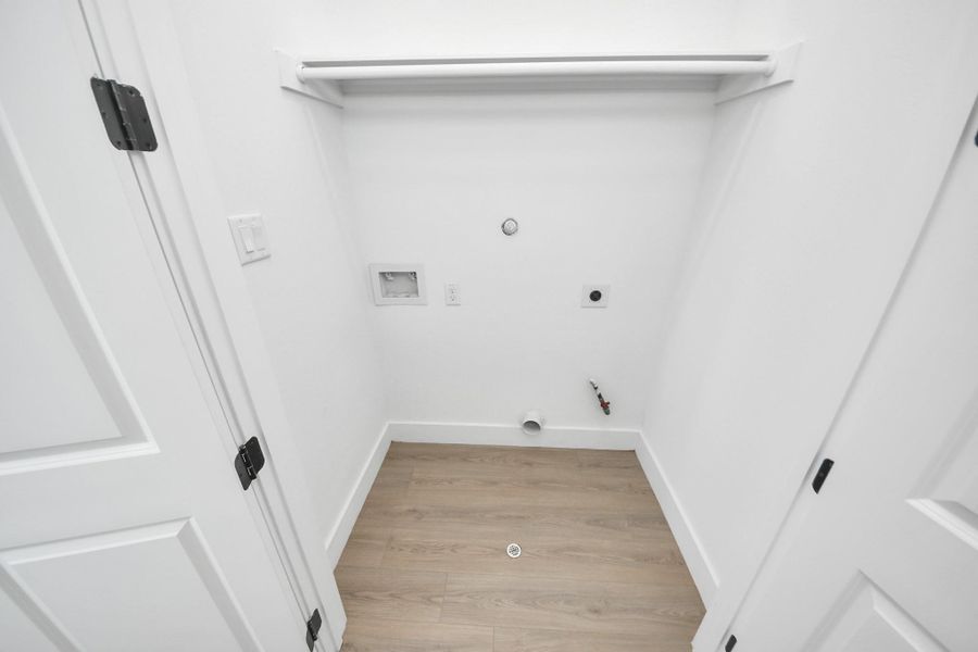 Spacious, unfurnished interior of a new home in , Houston (Image 17).