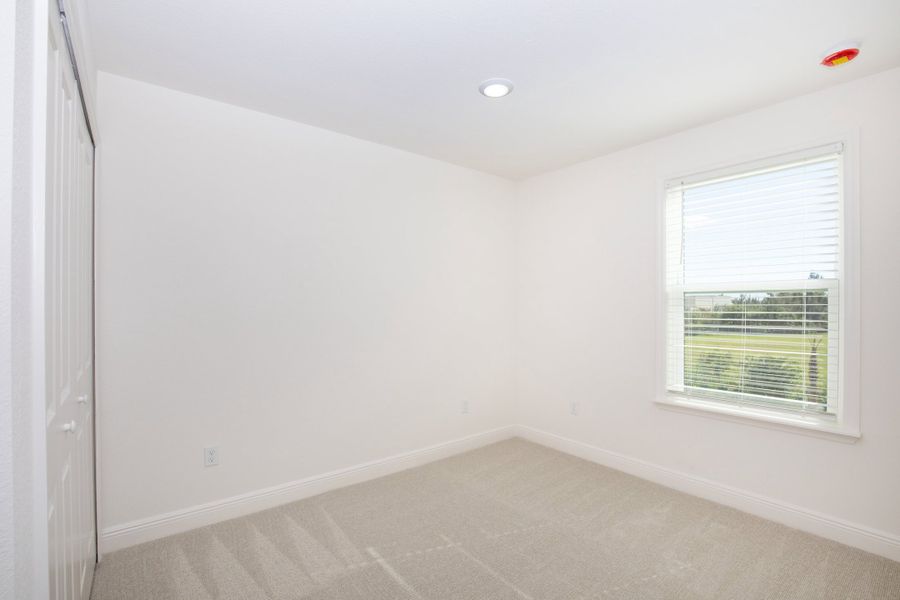 Spacious, unfurnished interior of a new home in Orchid Cove, Bokeelia (Image 18).