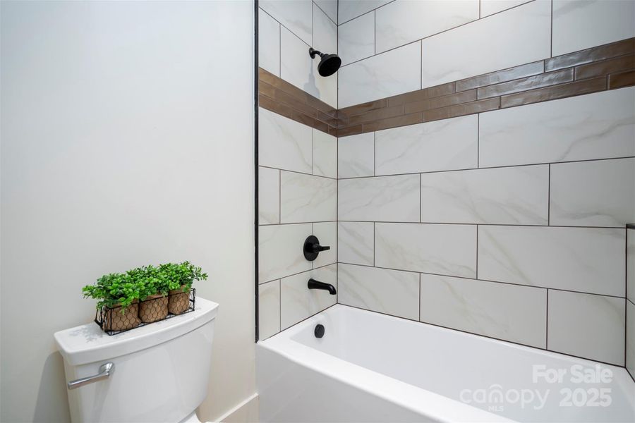 Water closet with tub/shower Water closet with tub/shower