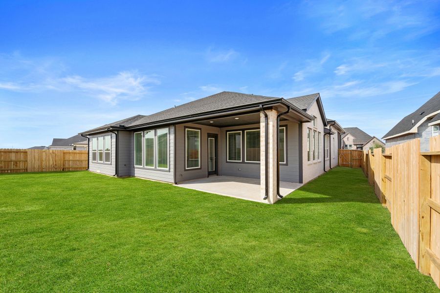 Exterior details and patio area of a home in Brookewater, Rosenberg (Image 4). Exterior details and patio area of a home in Brookewater, Rosenberg (Image 4).