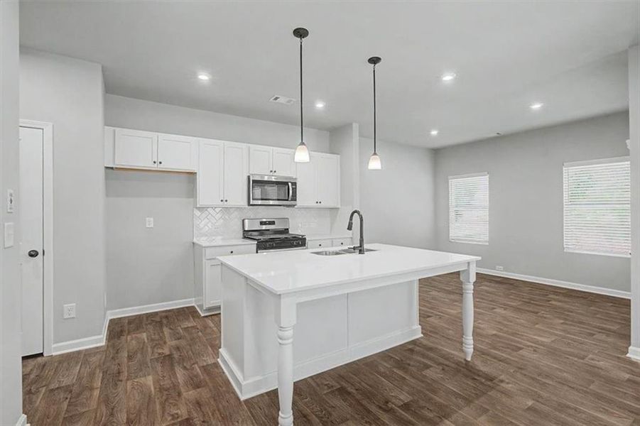 Furnished interior view inside a new home in Sawmill Creek, Mableton (Image 15).