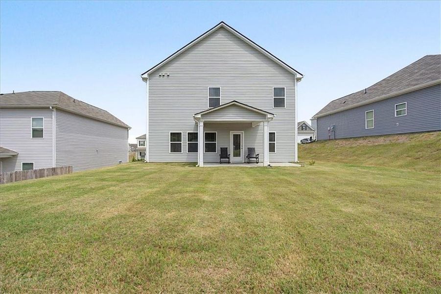 Exterior details and patio area of a home in Arrington, Adairsville (Image 4).