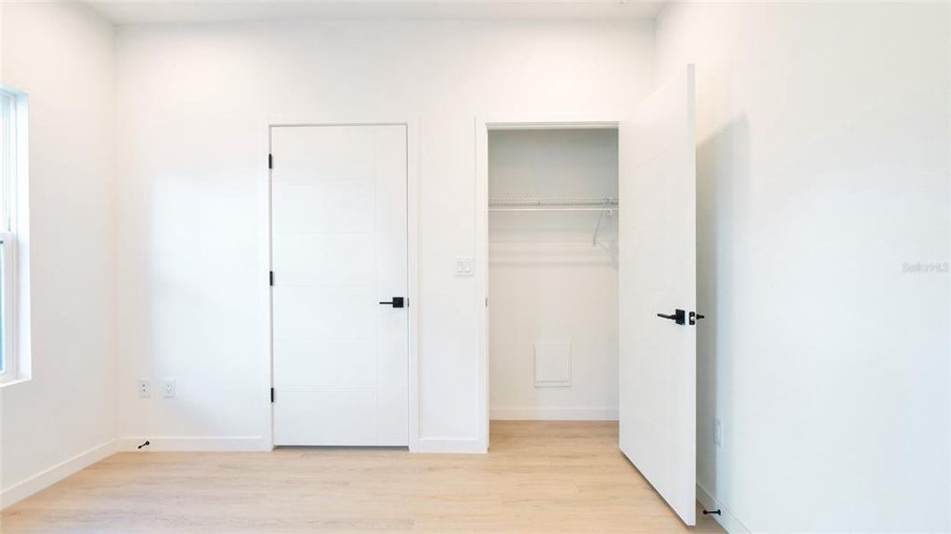 Spacious, unfurnished interior of a new home in , St. Petersburg (Image 23).