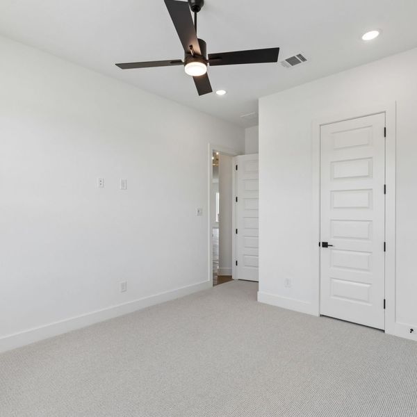 Spacious, unfurnished interior of a new home in The Parks at Wilson Creek, Celina (Image 71). Spacious, unfurnished interior of a new home in The Parks at Wilson Creek, Celina (Image 71).