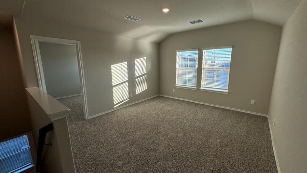 Spacious, unfurnished interior of a new home in Monarch at the Meadows, Ponder (Image 13).