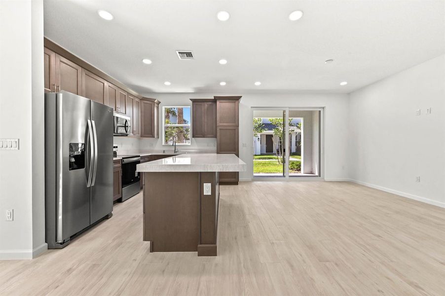 09 Family room 01