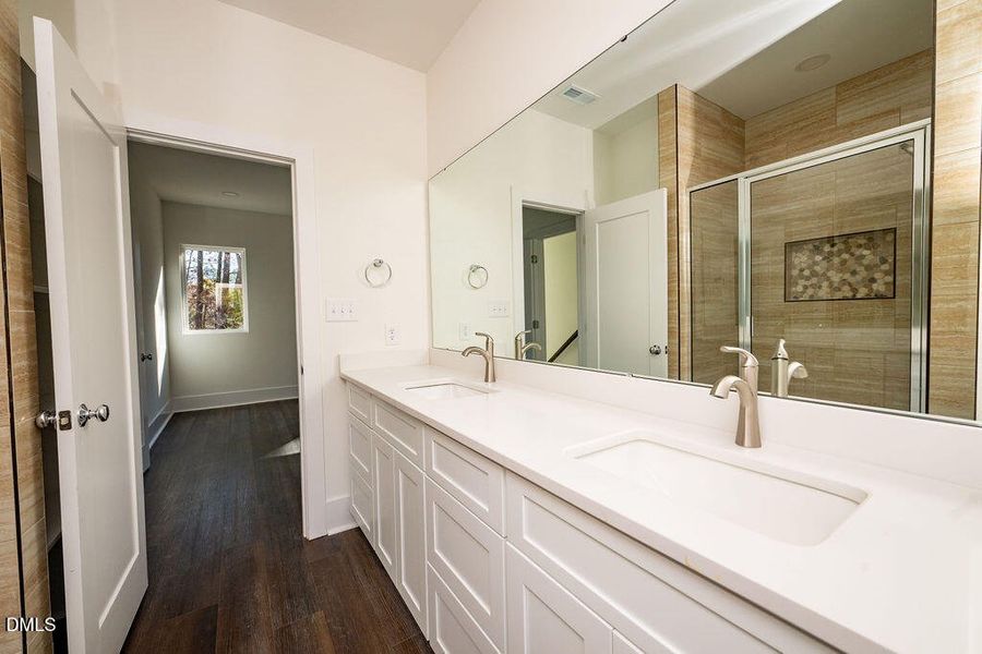 7 Mercury Ct-Primary Dual Vanity