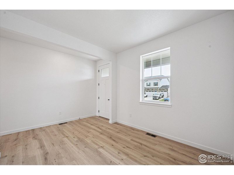 Spacious, unfurnished interior of a new home in Hansen Farm, Fort Collins (Image 16).
