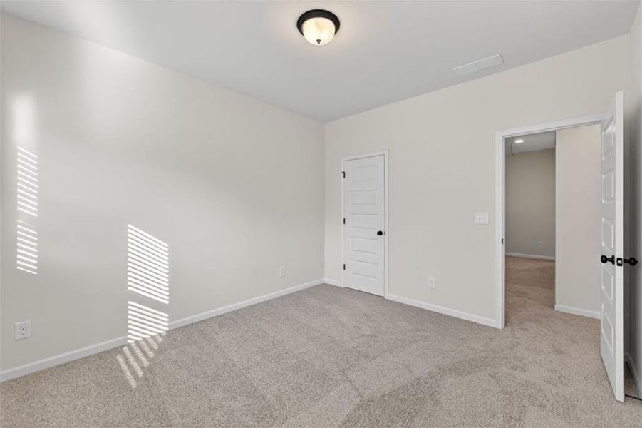 Spacious, unfurnished interior of a new home in Sanders Park, Austell (Image 22).