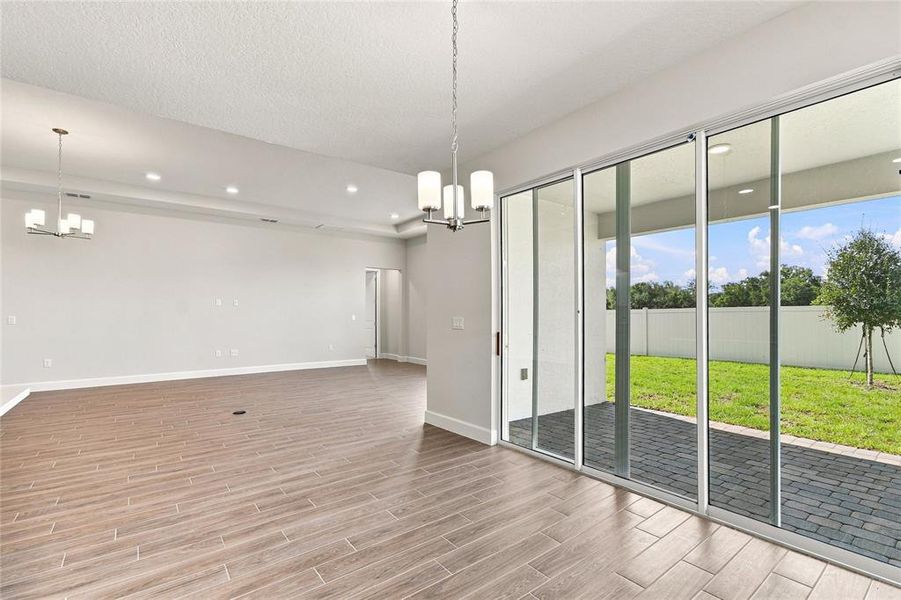 Spacious, unfurnished interior of a new home in Willow Run, Apopka (Image 10).