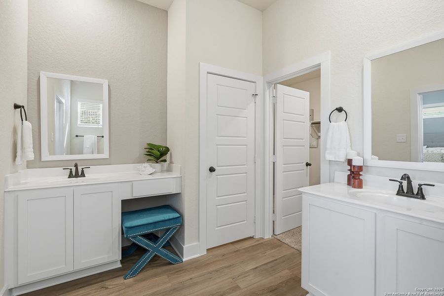 Furnished interior view inside a new home in Hunters Ranch, San Antonio (Image 5).