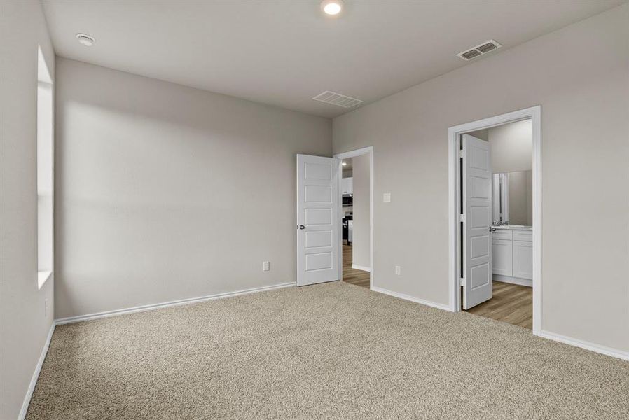 Spacious, unfurnished interior of a new home in Terra Trace, Fort Worth (Image 21).