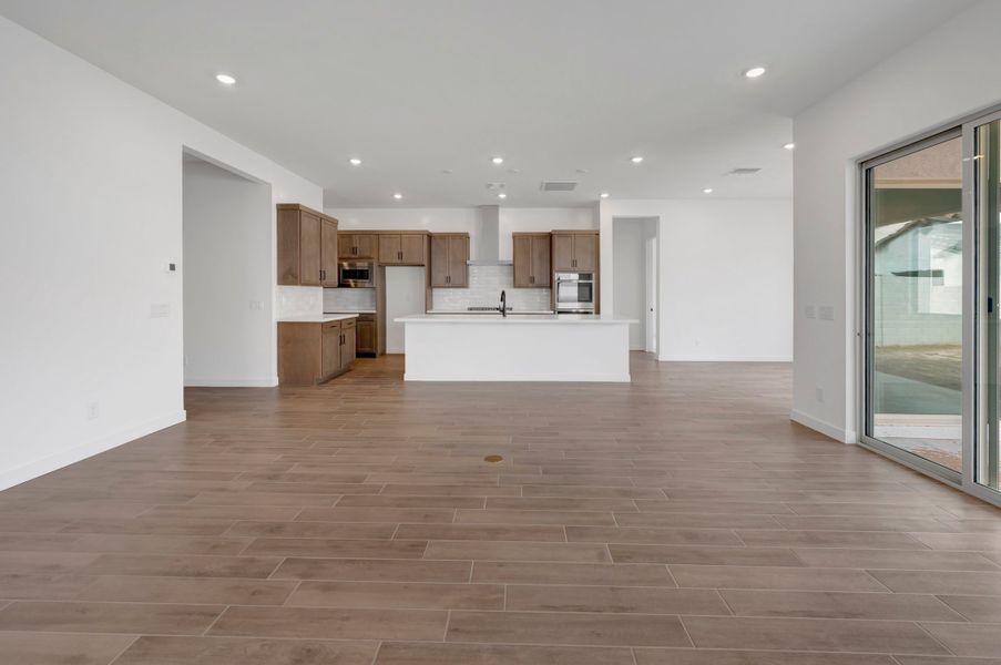 Spacious, unfurnished interior of a new home in Soleo, San Tan Valley (Image 15).