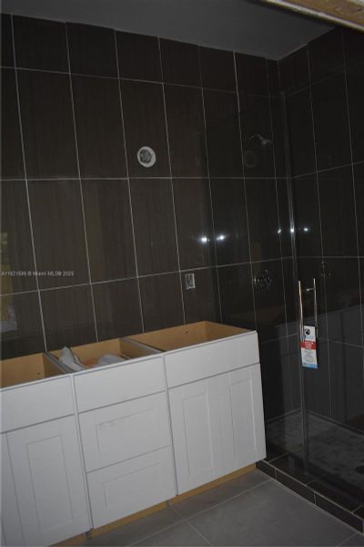 Furnished interior view inside a new home in , Deerfield Beach (Image 3).