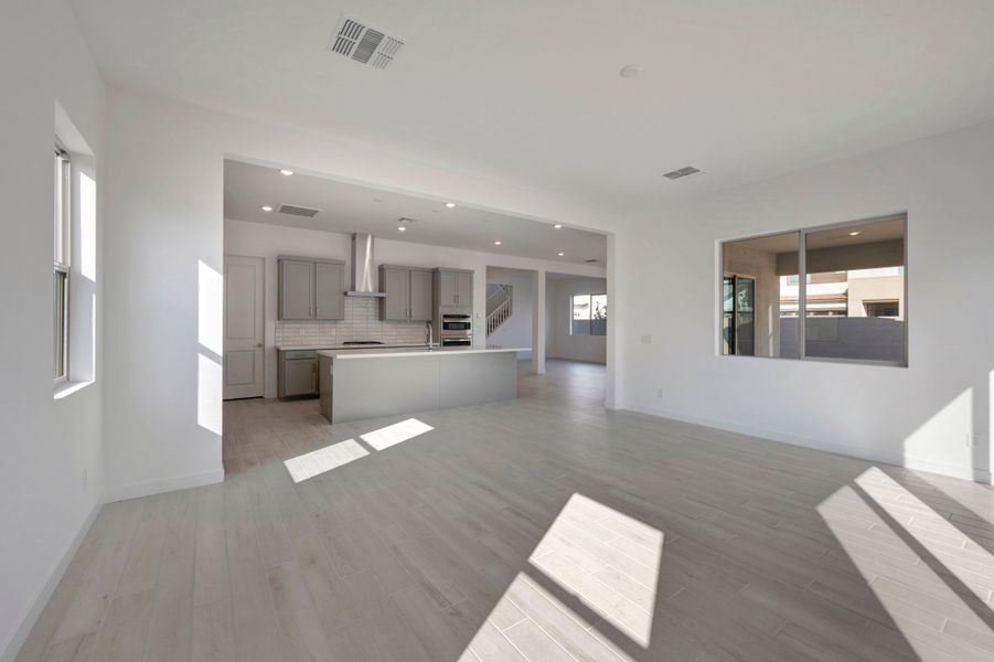 Spacious, unfurnished interior of a new home in Soleo, San Tan Valley (Image 18). Spacious, unfurnished interior of a new home in Soleo, San Tan Valley (Image 18).