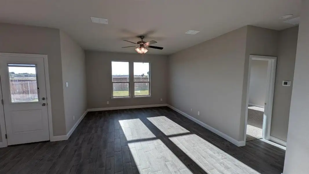 Spacious, unfurnished interior of a new home in Bella Vista, Granbury (Image 9). Spacious, unfurnished interior of a new home in Bella Vista, Granbury (Image 9).