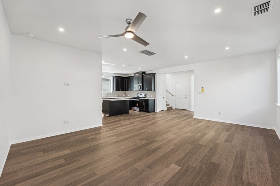 Spacious, unfurnished interior of a new home in Sage Hollow, Kyle (Image 11). Spacious, unfurnished interior of a new home in Sage Hollow, Kyle (Image 11).