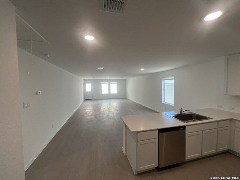 Spacious, unfurnished interior of a new home in Windridge, Kerrville (Image 10). Spacious, unfurnished interior of a new home in Windridge, Kerrville (Image 10).