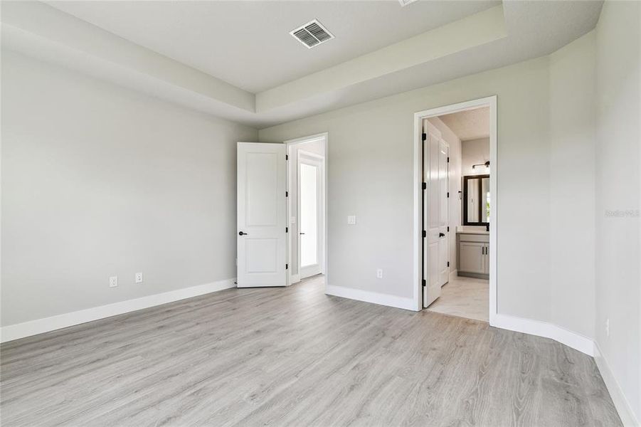 Spacious, unfurnished interior of a new home in North River Ranch – Garden Series, Parrish (Image 42). Spacious, unfurnished interior of a new home in North River Ranch – Garden Series, Parrish (Image 42).