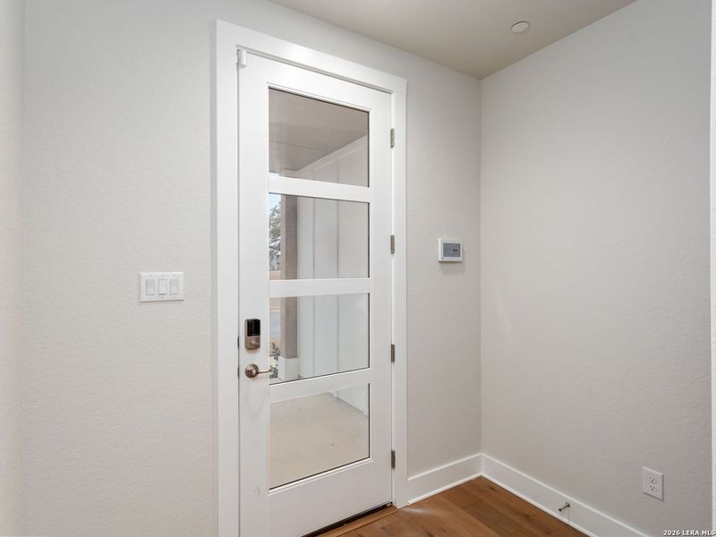Spacious, unfurnished interior of a new home in , San Antonio (Image 27).
