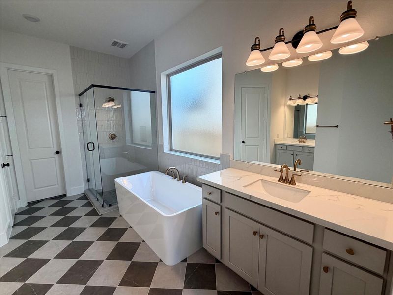 This main bath has style